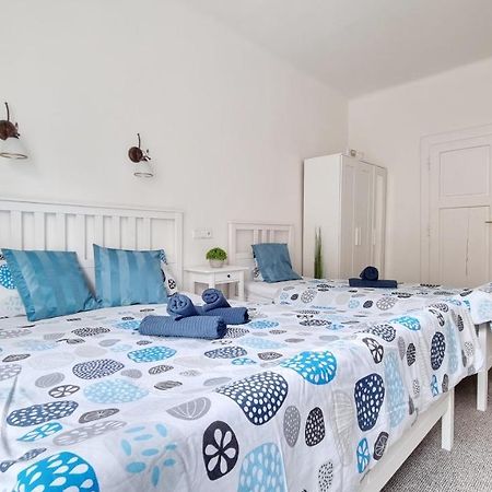 Finnem Rentals Zikova Прага Екстер'єр фото